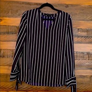 Women’s Banana Republic dress shirt. Medium.